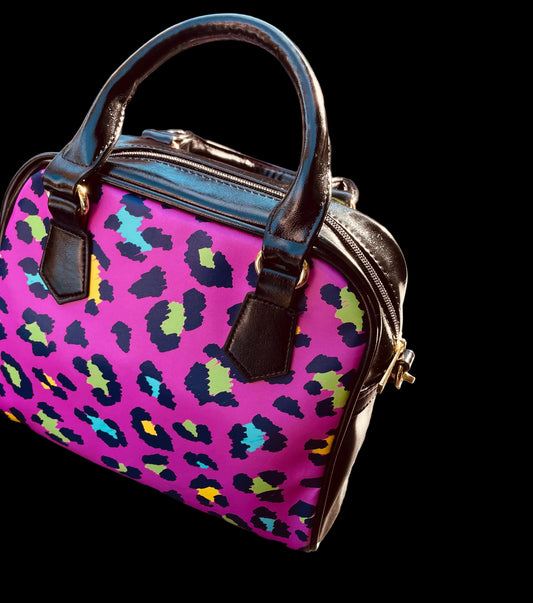 Vibrant Leopard Print Shoulder Handbag